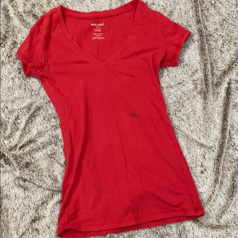 V-neck short sleeved T-shirt